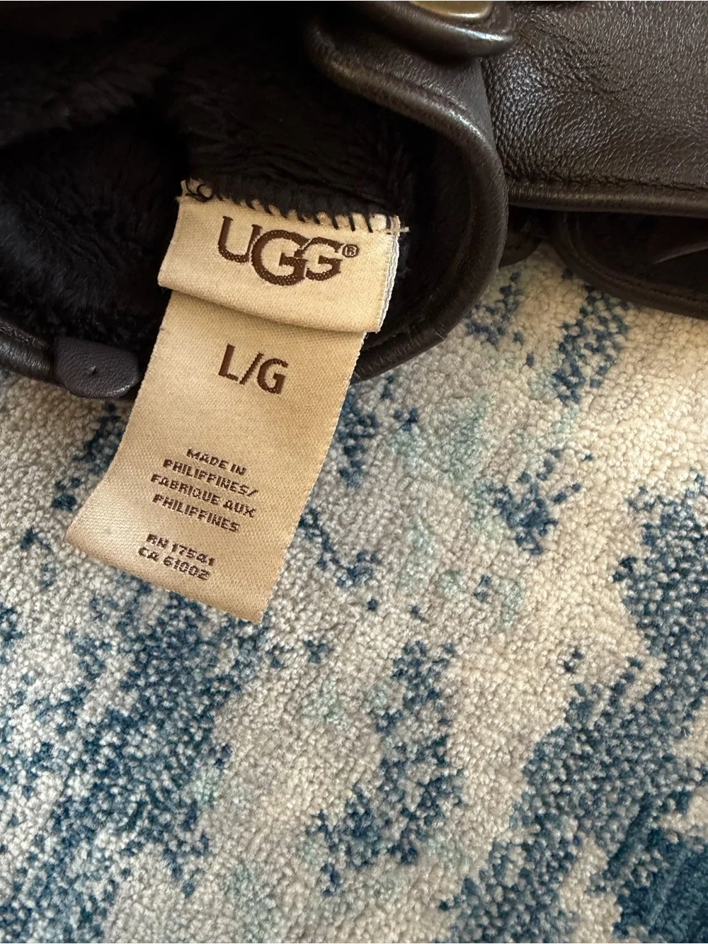 Ugg Button Closure Leather Women’s Gloves Large